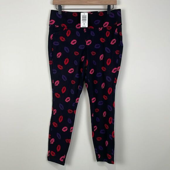 NWT Torrid Pixie Pants M/L Women’s 10 (00R) Lipstick Kisses High Rise Pull-On - Picture 1 of 10